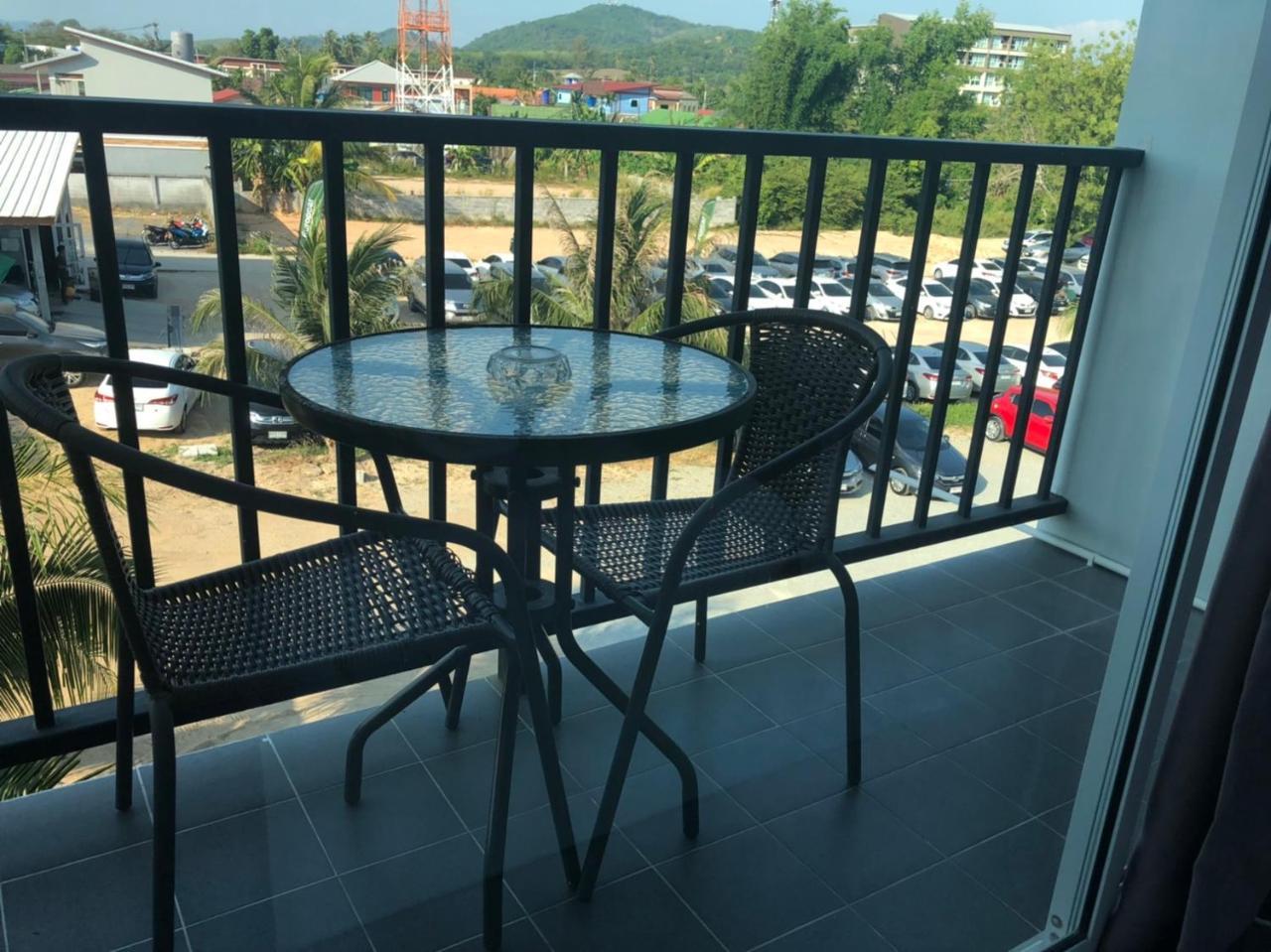 Khao Oat Airport Hotel Nai Yang Exterior photo