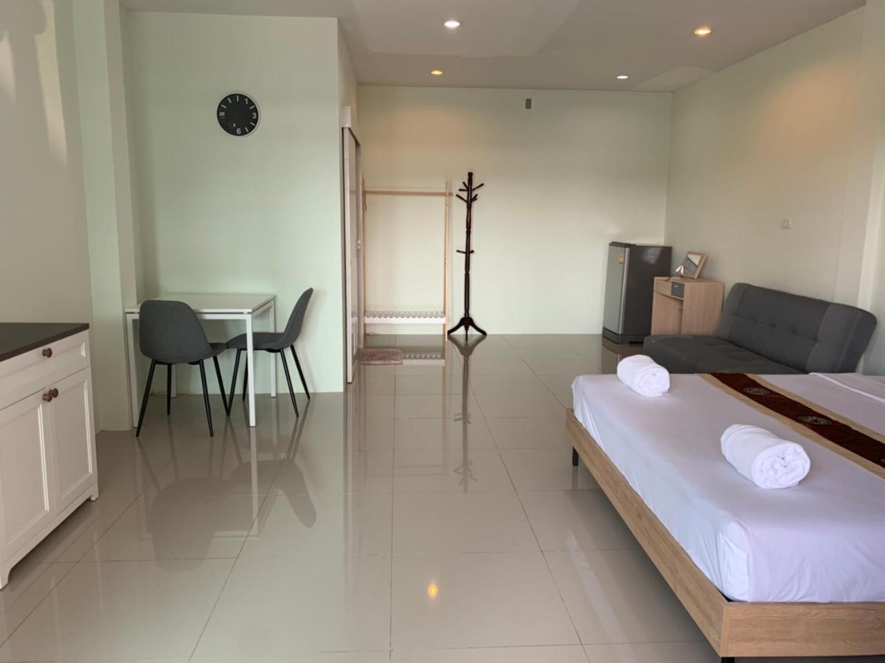 Khao Oat Airport Hotel Nai Yang Exterior photo
